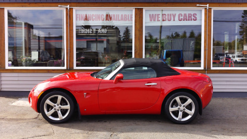 Pre-Owned 2006 Pontiac Solstice Roadster