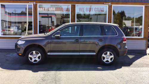 Pre-Owned 2010 Volkswagen Touareg Highline TDI